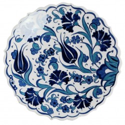 Assiette fleurie Necla 18cm à bords chantournés en céramique d'Iznik