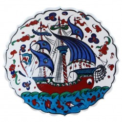 Assiette déco Kalyon 18cm à bords chantournés avec navire ottoman (style oriental Iznik)
