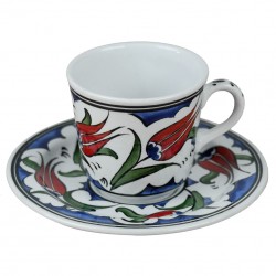 Tasse originale décorée de fleurs ottomanes Lalé, en céramique d'Iznik