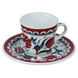 Tasse à café orientale Lalé avec frise rouge et motifs floraux (style Iznik)