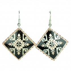 Boucles d'oreilles en losange noires Zana, design tribal