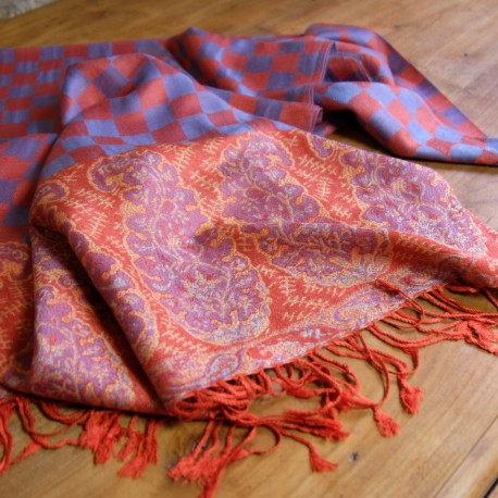 Pashmina, foulard ethnique rouge et bleu de type pashmina