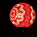 Lampe ethnique rouge Istiana