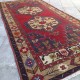 Tapis ethnique rouge pour déco ethnique colorée