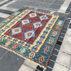 Tapis ethnique en kilim K02