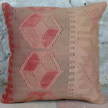 Housse de coussin ethnique rose en kilim Kolon D028