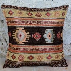 Coussin marron ethnique Bythinia aux motifs orientaux