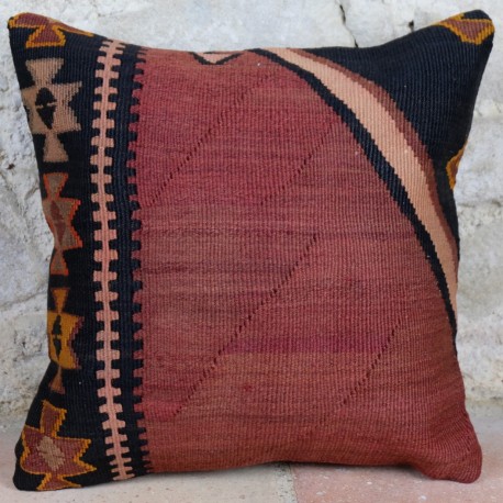 Coussin kilim rouge et noir Kolon D044, décoration ethnique