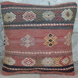 Coussin kilim vintage noir et rouge Kolon D026