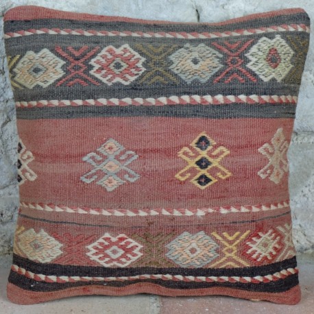 Coussin kilim vintage noir et rouge Kolon D027