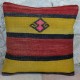 Coussin kilim ethnique Kolon D037, couleur rouge et jaune, travail artisanal authentique