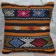 Idée déco bohème, coussin kilim coloré Kolon D015