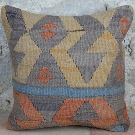Housse de coussin en kilim Kolon D061 avec motifs tribaux traditionnels et couleurs pastel