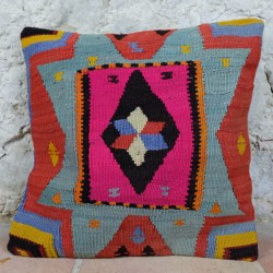 Coussin bohème en kilim ancien Ilbar E001, décoration boho chic