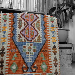 Décoration orange, Housse de coussin kilim par KaravaneSerail