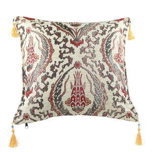 Coussin fleuri beige Galatia par KaravaneSerail