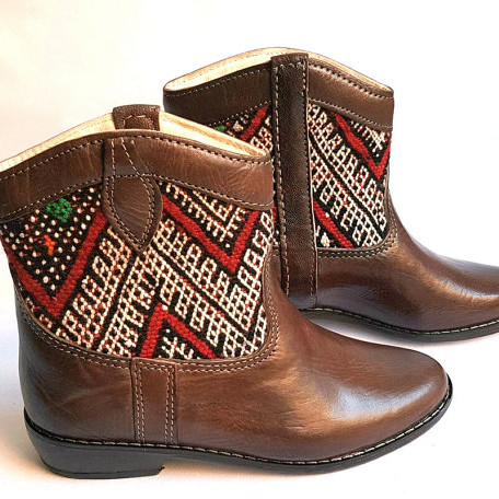 Bottes en kilim par AnanyaConAmor (Etsy)