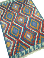 Nettoyage et Entretien d'un tapis kilim oriental par KaravaneSerail