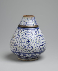 Vase en céramique d'Iznik style Tugrakes spiralé