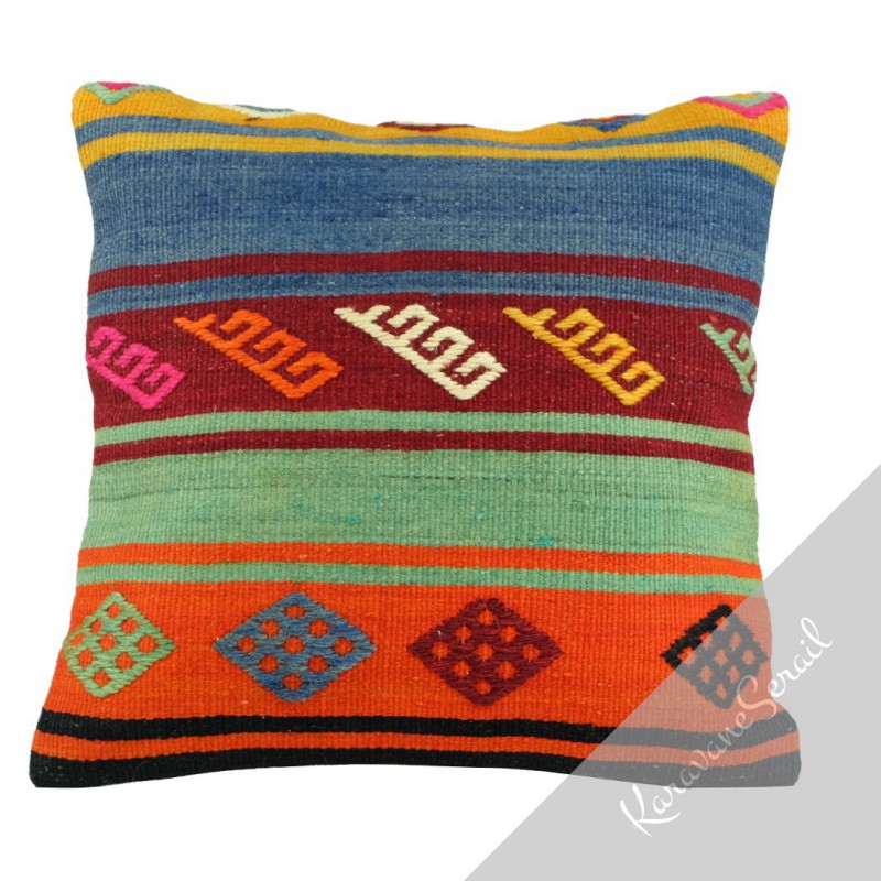 Housse de coussin orientale en kilim par KaravaneSerail